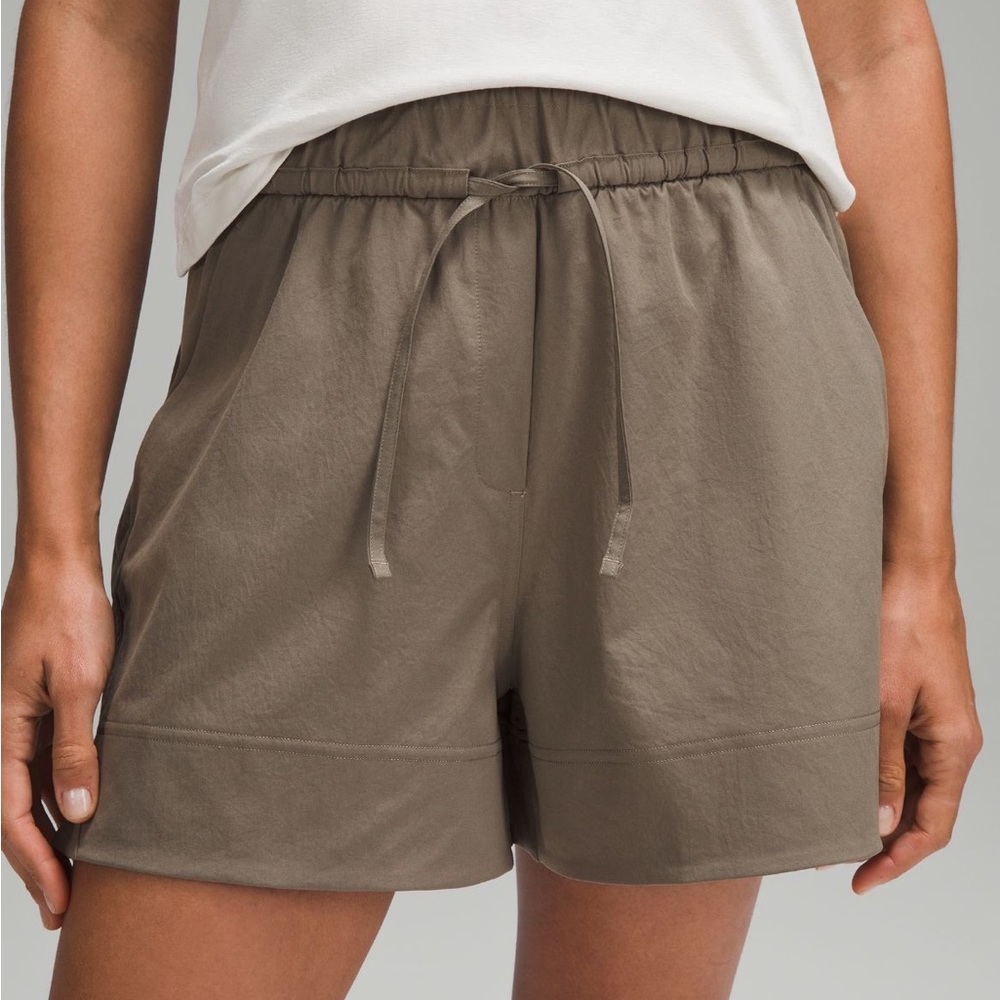 Cinchable Waist HR Woven Short 3.5” - Picture 1 of 11